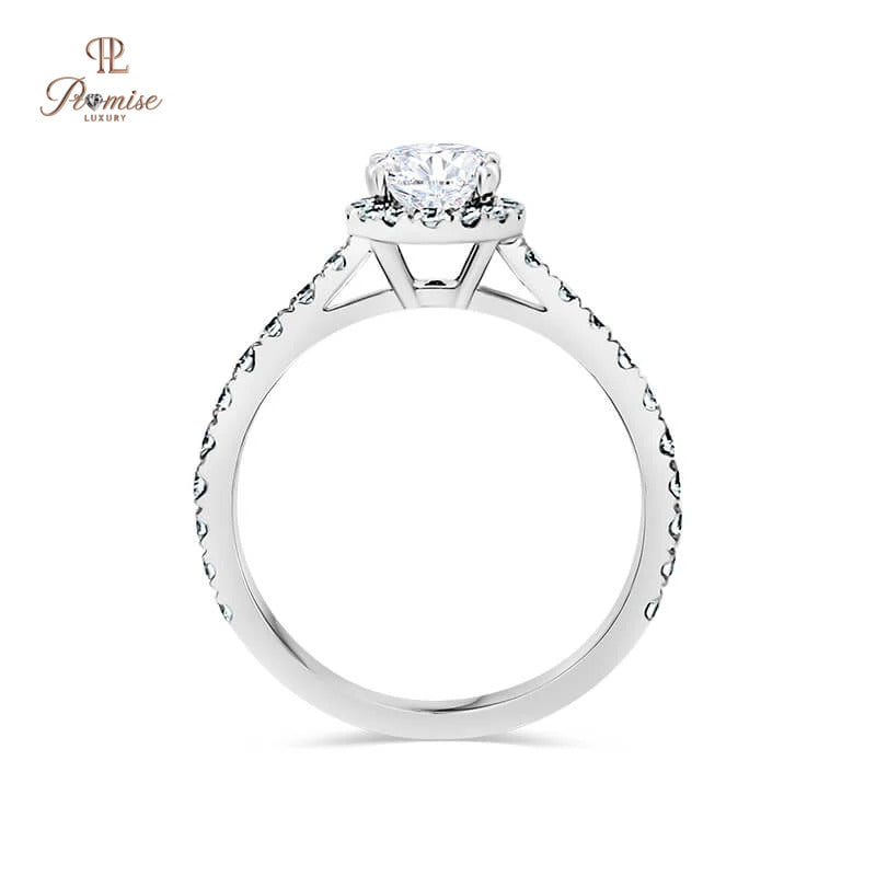 Elegant Oval Cut Halo Diamond Engagement Ring – Classic Bridal Ring