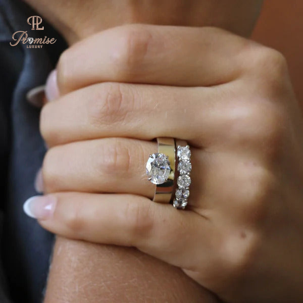 East West Oval Solitaire Cigar Ring – Modern Floating Diamond Ring