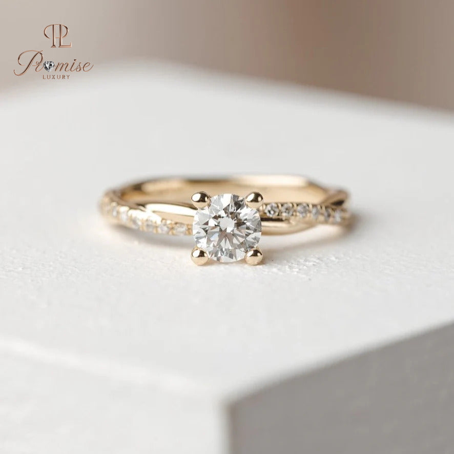 Unique Round Cut Twisted Diamond Engagement Ring – Gold Women  Ring