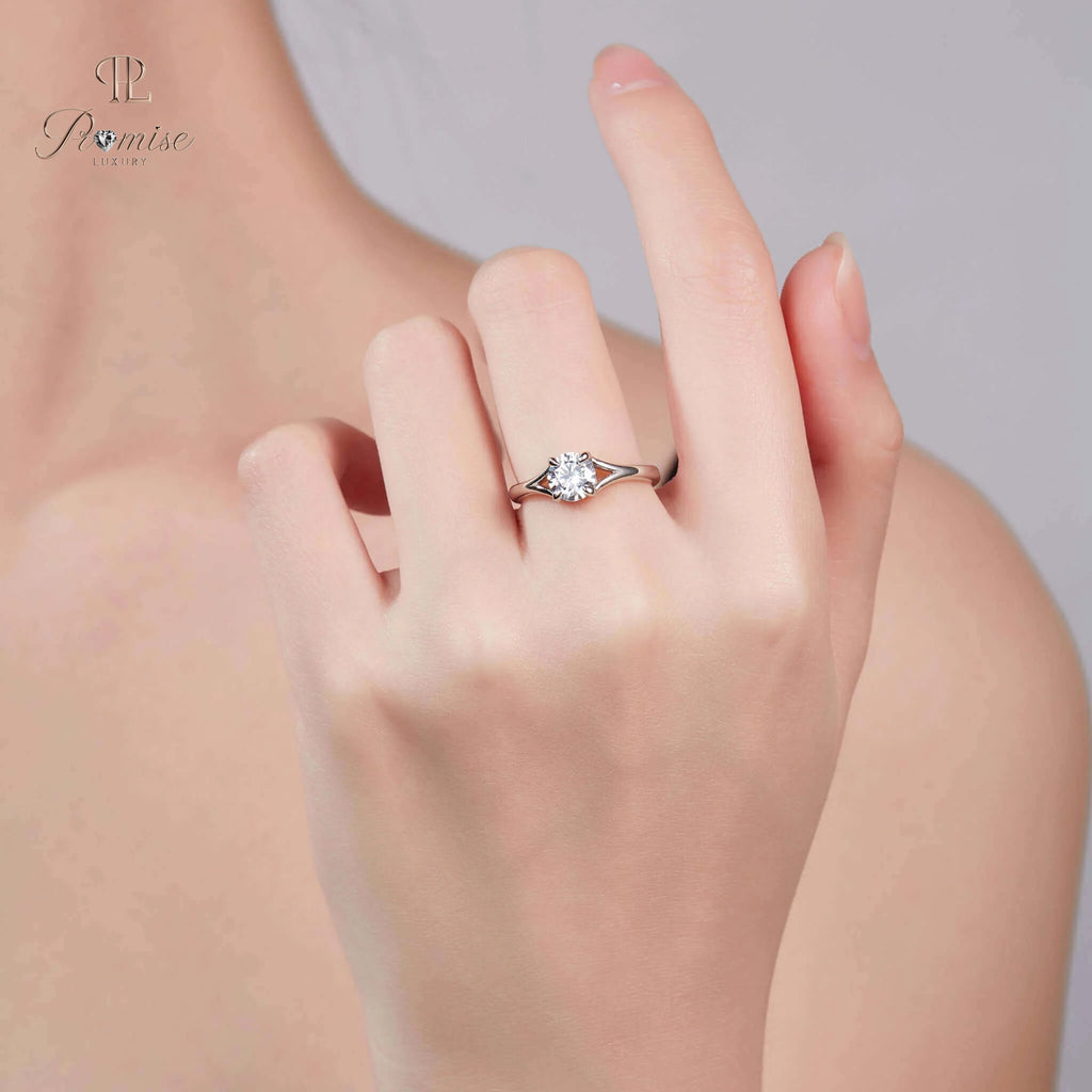 Elegant Emerald Diamond Solitaire Ring – Premium Bridal Jewelry