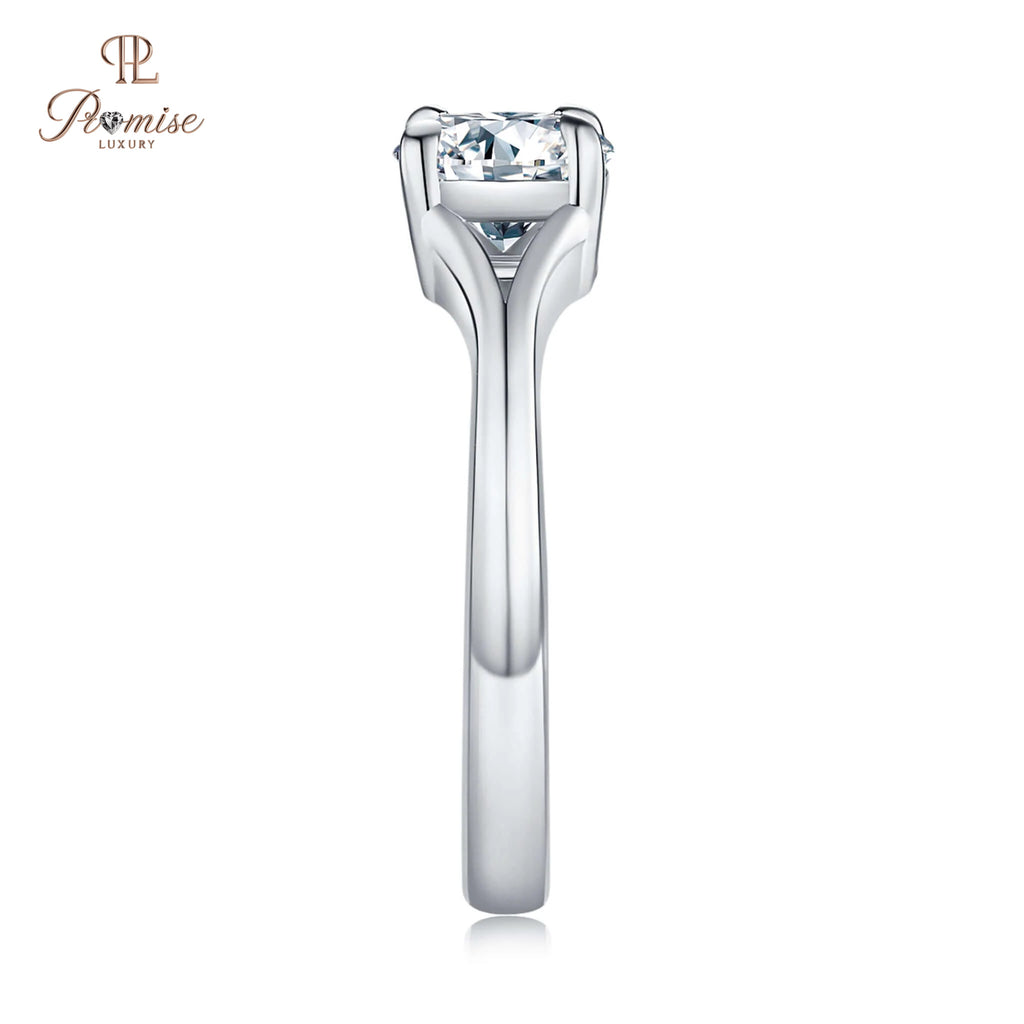Classic Round Diamond Solitaire Ring – Minimalist Design