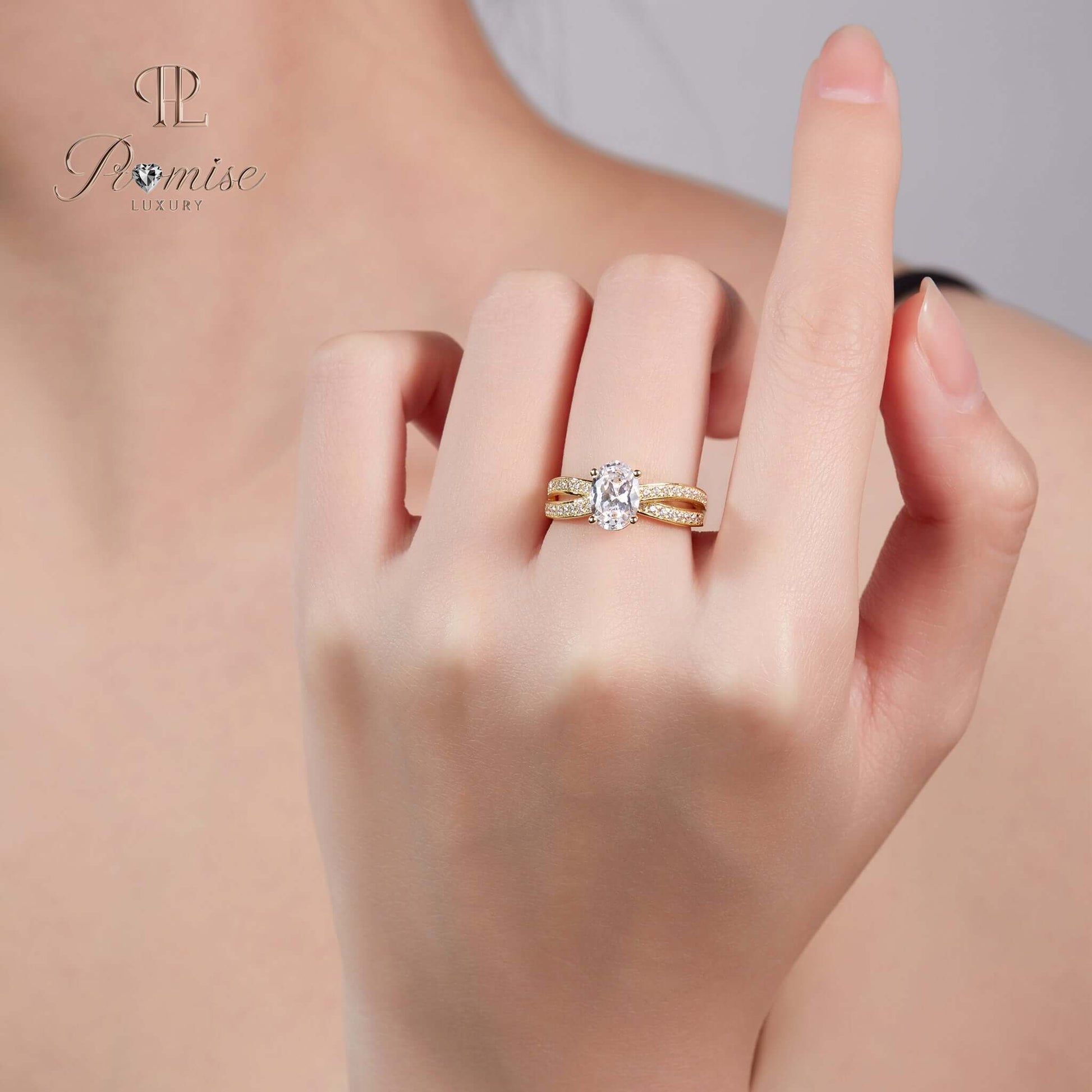 Vintage Split Shank Diamond Ring - Round Cut Engagement Ring in Solid Gold