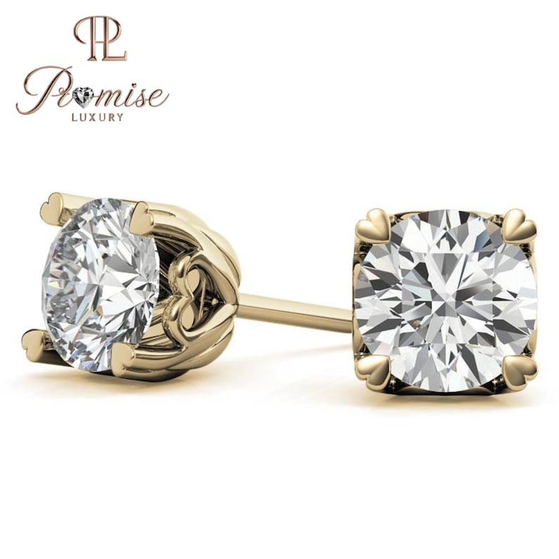 Romantic Heart Prong Diamond Stud Earrings - Elegant Gift for Her