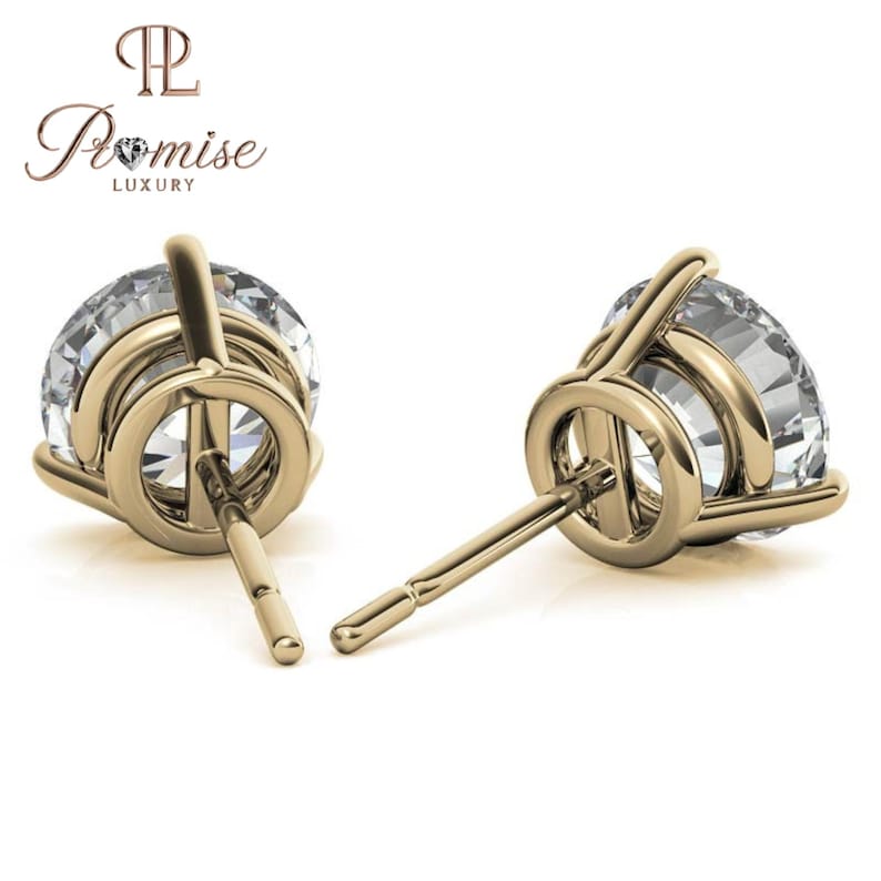 Round Lab-Grown Diamond Stud Earrings 3-Prong Setting