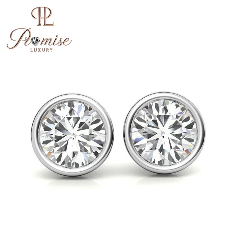 Classic Round Bezel Set Diamond Stud Earrings – Everyday Wear
