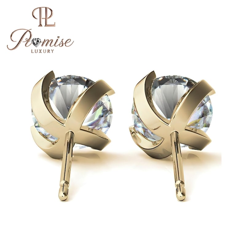 Classic Vintage Round Cut Twisted Stud Earring - 4 Prong Dainty Luxury Look Stud